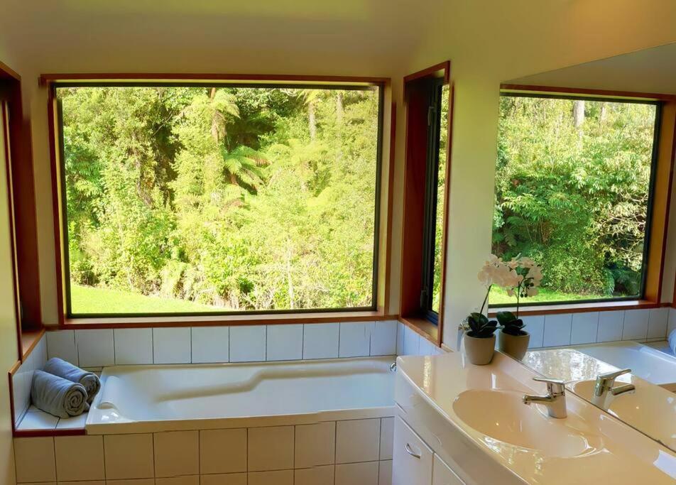 The Ferns Hideaway Villa Franz Josef Buitenkant foto